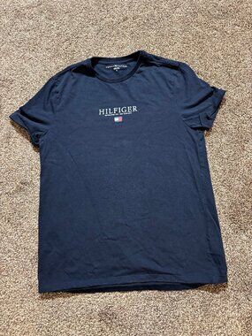 Tommy Hilfiger Logo T-Shirt in Navy Blue - M